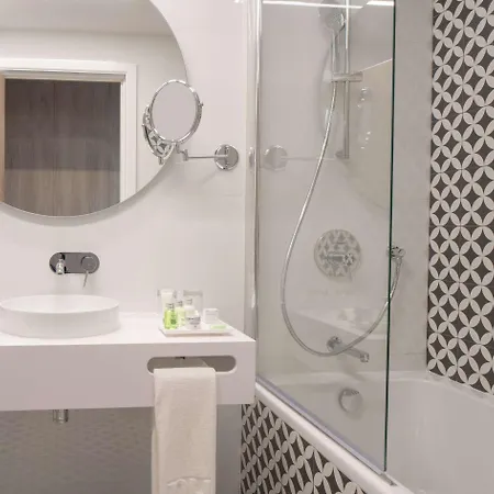 Nh Jardim Hotel 4*