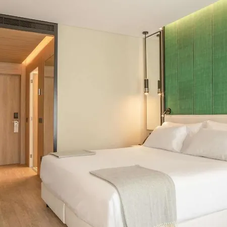 Готель Nh Jardim 4*