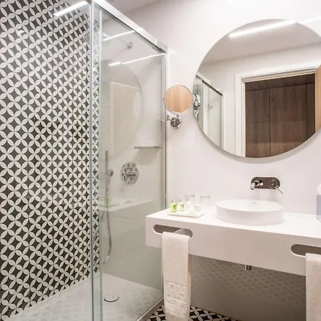 Готель Nh Jardim Порту